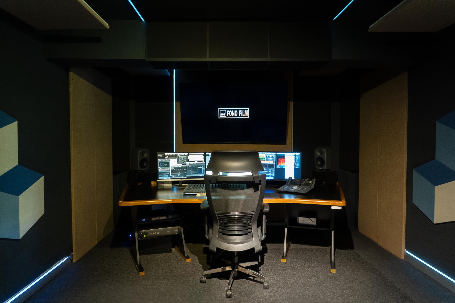 Mix Room
